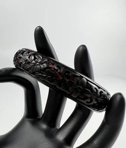 Brazalete Brazalete Floral Chino Tallado Negro Sobre Rojo Laca de Cinabrio - Imagen 1 de 6