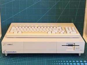 Commodore Amiga A1000 computer Vintage - Afbeelding 1 van 22