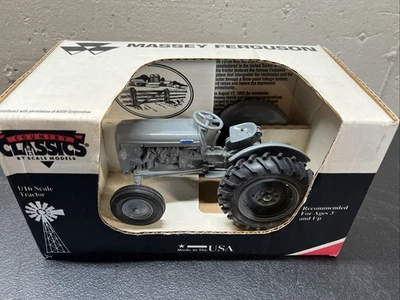 Ertl Country Classics 1/16th Scale  TO 20  Massey Ferguson. 2002 Roseville FFA  - Image 1 of 4