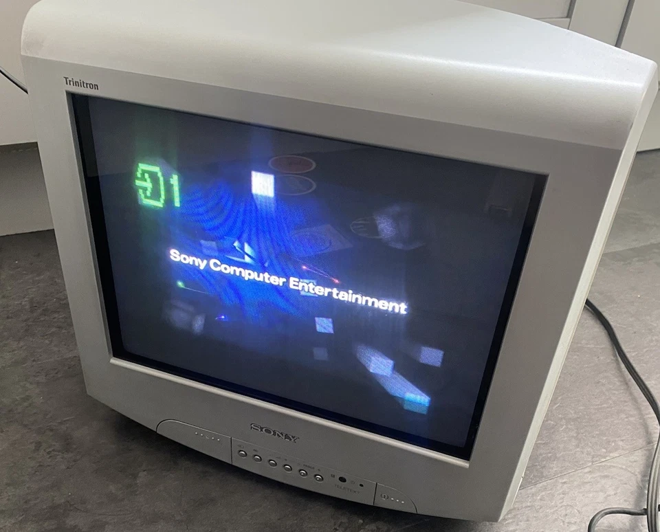 Sony Trinitron KV-14LT1U 14" TV & Remote in Silver for Retro Gaming Enthusiasts - Image 1 of 4