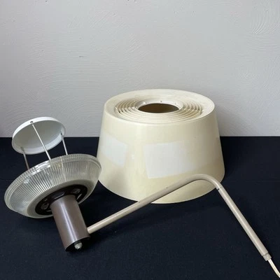 Lámpara de pared vintage LIGHTOLIER Gerald Thurston Lumilon piezas de mediados de siglo Foto 1 de 4