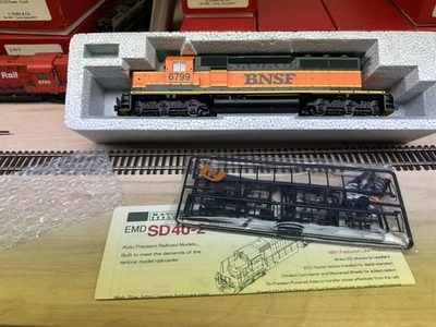 Kato EMD SD40-2 Mid W/snoot Nose BNSF Burlington Northern Santa Fe #6799 NOS - Image 1 of 3