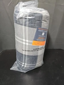 Full/Queen Size Reversible Microfiber Comforter And Shams - Amazon Basics - Picture 1 of 7