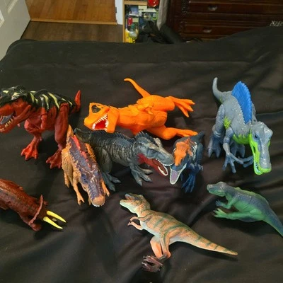 Dinosaurios Lote 9 dinosaurios la mayoría hacen sonidos  Foto 1 de 4