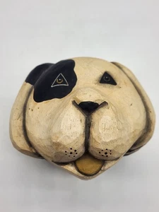 Caja de baratija con bisagras indonesias para perro blanco y negro pintada a mano arte popular - Imagen 1 de 10