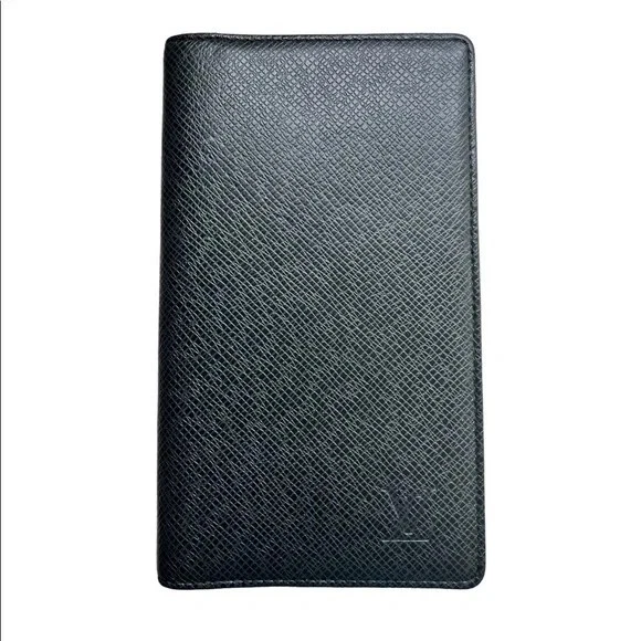 Cartera larga con tarjetero Louis Vuitton Brazza de cuero verde oscuro Foto 1 de 4