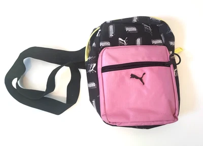 Mini Mochila PUMA Style# PV2-0097 Puma Way 1 -Roxa e Preta -10" X 8" Pequena - Imagem 1 de 4