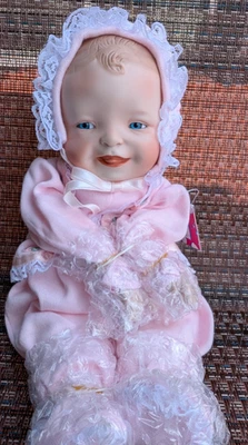 Muñeca bebé de porcelana Ashton Drake Megan Rose con etiquetas de Yolanda Bell Foto 1 de 3
