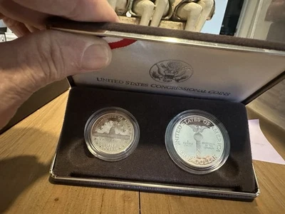 1989 S Congressional Commemorative 2 Coin Proof Set Silver Dollar + Clad Half - Image 1 of 3