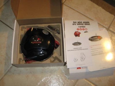 NUEVO Robot de limpieza de parrilla automático Grillbot cepillos y cargador de nailon negro Foto 1 de 4