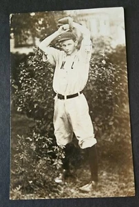 Neu Liberty IOWA RPPC 1910 BASEBALLSPIELER Team PITCHER Bill Anderson Sammlung - Bild 1 von 2