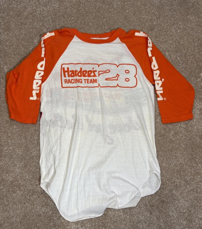 Camisa De Colección Cale Yarborough Para Hombres Talla S NASCAR Racing 28 Hardee's 1984 Daytona Foto 1 de 4