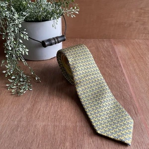 Tommy Hilfiger Neck tie 100% Silk animal Lizard Business Casual Office Preppy - Picture 1 of 7