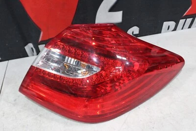 Luz trasera derecha del lado del pasajero Hyundai Genesis 2012-2014 #087733-20C Foto 1 de 3