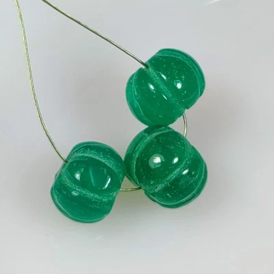 Cuentas redondas talladas de ónix verde natural de 13,14 quilates - 8000 Foto 1 de 2