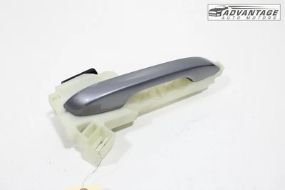 2021-2025 KIA SORENTO REAR RIGHT EXTERIOR DOOR HANDLE SILVER GREEN METALLIC OEM - Image 1 of 4