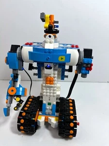Lego BOOST Creative Toolbox robot 17101 (partial) - Picture 1 of 7