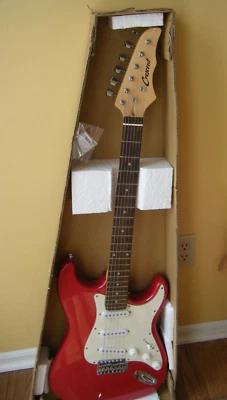 😍 NUEVA EN CAJA GUITARRA ELÉCTRICA CRESCENT 6 CUERDAS 22 TRASTES ROJO-BLANCO ST135 3PT8 Foto 1 de 4
