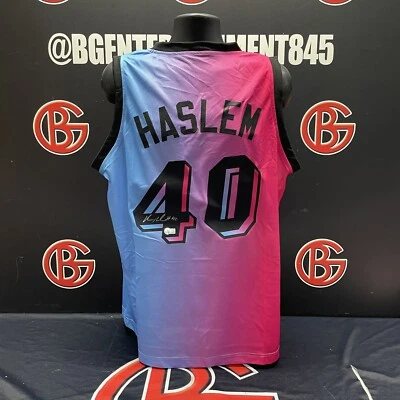 Camiseta deportiva autografiada por Udonis Haslem Vice Versa Miami Heat firmada Beckett certificado de autenticidad BAS Foto 1 de 3