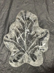 Scandinavian mid century glass Small Leaf Dish / Ashtray - Picture 1 of 12