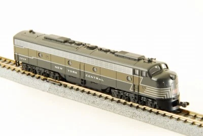 KATO N-Scale #176-253 EMD E8/9A NYC #4049 NEW YORK CENTRAL Japan C-6 Very Good - Image 1 of 4