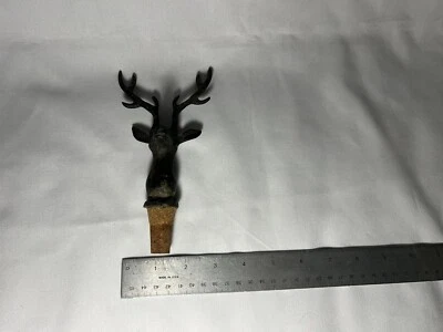 tapón de botella de vino con asta de ciervo de metal Foto 1 de 4