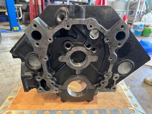 chevrolet 350 /400 engine block new 2 piece rear seal 4.125 bore 4 bolt - Picture 1 of 7