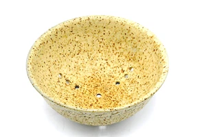 Studiokeramik Beerenschale Collander Handarbeit Speckle Glasur matt Eierschale signiert - Bild 1 von 5
