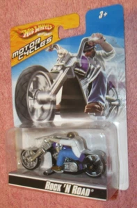Motocicleta de carretera Rock 'N negra y púrpura con piloto - Serie Hot Wheels 2008 - Imagen 1 de 1