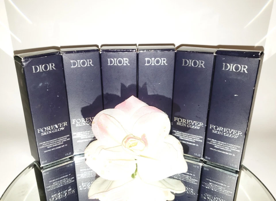 Christian Dior Forever Skin Glow 24Hr Radiant Foundation SPF 15 1oz YOU CHOOSE - Image 1 of 1