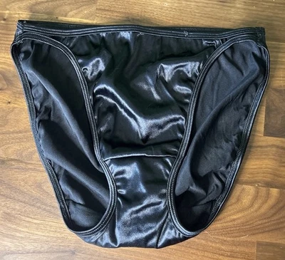 Bragas Vanity Fair de colección segunda piel satinadas corte alto brillantes talla 6 cuerdas negras corte alto Foto 1 de 4