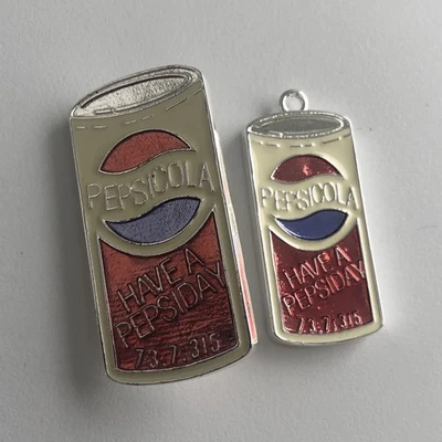 Lote de etiquetas y prendedores vintage de etiquetas de monedero COACH Pepsi Foto 1 de 4