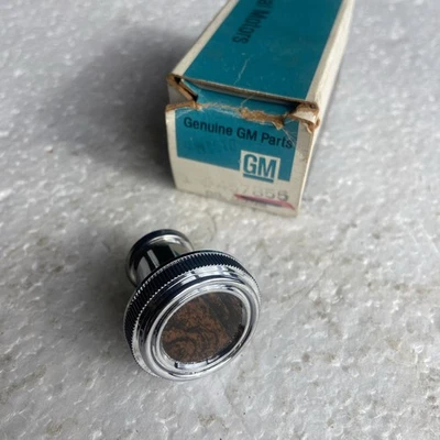 Nuevo de Lote Antiguo 1978 79 Chevy Impala Caprice Casco Perilla Encendedor GM 457855 Foto 1 de 4