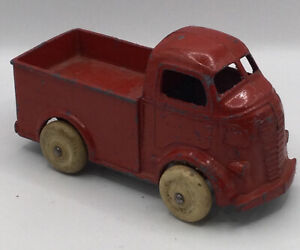 VINTAGE BARCLAY RED TRUCK 3.5/8” POP METAL TOY MADE IN USA VERY RARE MUST SEE