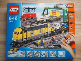 LEGO City Cargo Train & Gantry Crane 7939 New