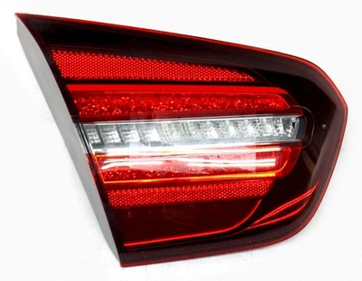 Lámpara trasera LED del lado izquierdo del conductor OEM para Mercedes-Benz GLA250, GLA45 AMG Foto 1 de 2