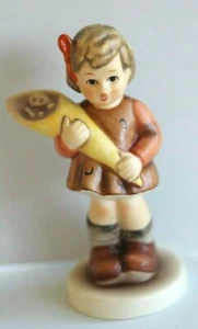 Goebel Hummel Collectors Club "A Sweet Offering" #549 3/0, 1992 Membership 93/94 - Picture 1 of 7