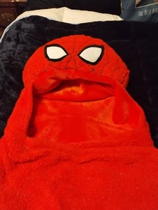 Marvel Hooded Blanket - Spider Man Hooded Towel 45 X 42 - Picture 1 of 15