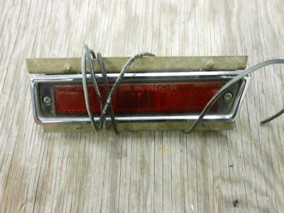 Chrysler Newport 1969 1973 luz de señalización lateral trasera derecha roja 73 72 71 70 69 1971 Foto 1 de 4