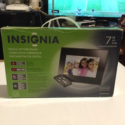 Insignia 7" Widescreen LCD Digital Photo Frame NS-DPF0712G - Black/Silver - Image 1 of 4