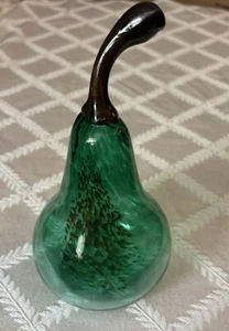 Emerald Blown Glass Pear Signed By American Artist 6 7/8 Inches MINT - Picture 1 of 5