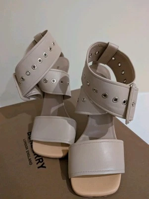 BURBERRY Trench Lambskin Leather Buckle Stiletto Sandals Soft Fawn Size 36 - Image 1 of 4