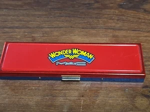 2011 Wonder Woman Eye Shadow Quad Palette - Picture 1 of 3