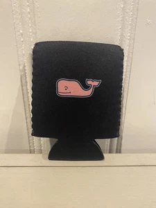 Vineyard Vines PGA Bethpage Black 2019 Koozie Getränkehalter Golf Coozie - Bild 1 von 2