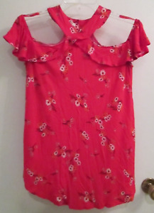 Maurices Juniors Pullover Top ~ Cold Shoulder, Red w/ Floral Design ~ Size M