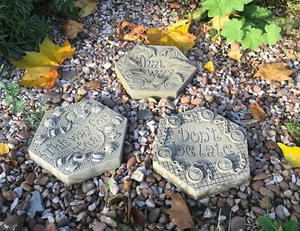 Alice in Wonderland Ornamental Stepping Stones Insect Drinkers Set, 3 Pieces