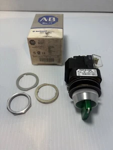 ALLEN-BRADLEY 800T-16JG17KB7AX 3 POS TYPE 4,13 SELECTOR SWITCH - Imagen 1 de 4