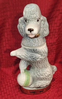 Jarra de whisky Jim Beam Penny the Poodle Dog en gris. 1970 Foto 1 de 4