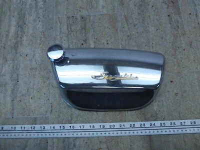 Suzuki S32-2 Olympian S604-1A 1966) cromo cubierta lateral derecha panel perilla emblema Foto 1 de 4