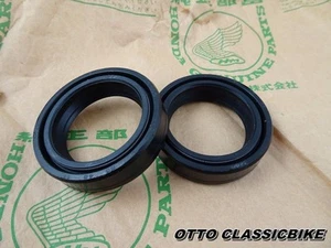 Honda CB360 CB400 CJ360 CM400 CX500 FRONT FORK OIL SEAL (33X46X11) 91255-413-881 - Picture 1 of 3